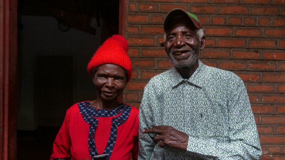 A sus 92 años, una leyenda de la canción en Malaui inflama la red TikTok