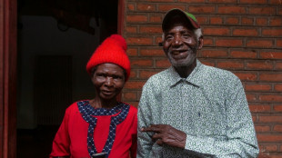 A sus 92 años, una leyenda de la canción en Malaui inflama la red TikTok