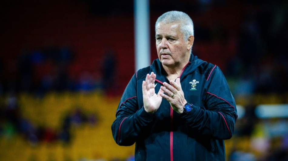 Scarlets wing Murray set for Wales debut against Fiji