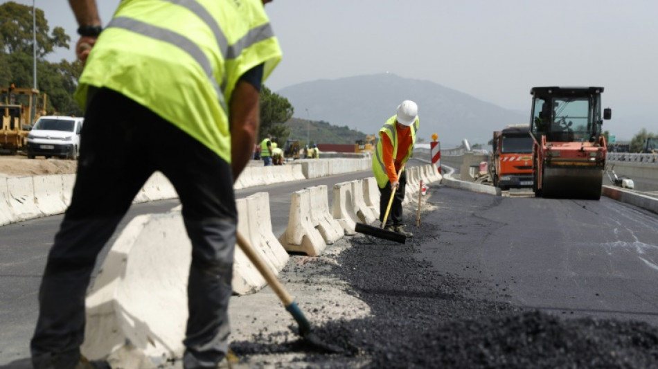 Travaux publics: patronat et syndicats autour de la table pour améliorer l'"attractivité" du secteur