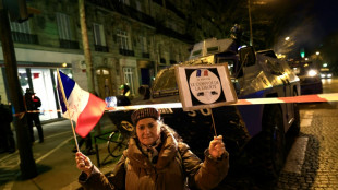 Los primeros convoyes de antivacunas llegan a París en medio de despliegue policial