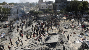 Hamas, raid israeliano a Gaza City, 17 morti