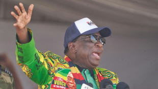 Mnangagwa é reeleito presidente do Zimbábue; opositor contesta resultado