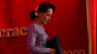 Aislada, la exdirigente birmana Aung San Suu Kyi podría pasar décadas en prisión