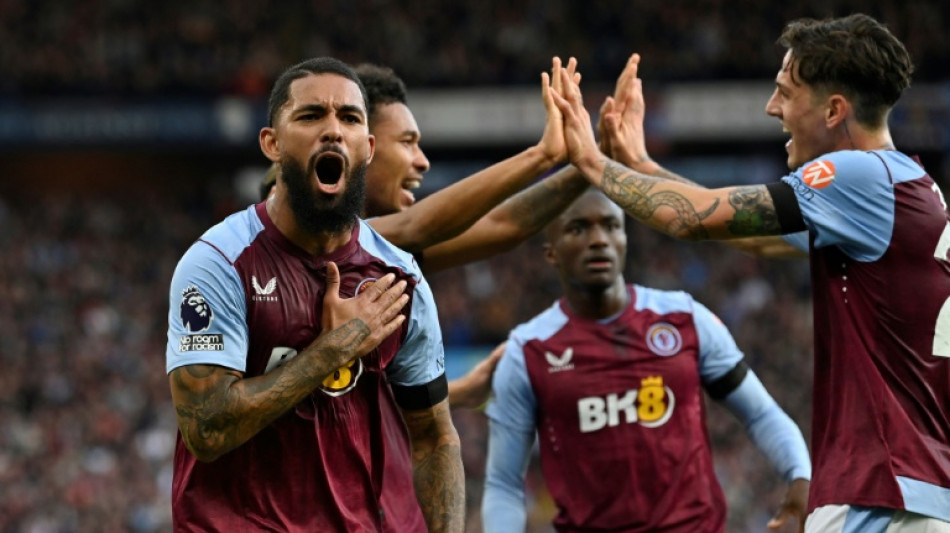 Aston Villa goleia West Ham (4-1) com dois gols de Douglas Luiz e é 5º na Premier