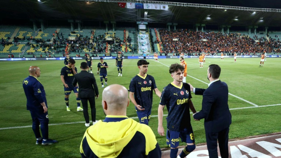 Fenerbahçe é punido por abandonar o campo na decisão da Supercopa da Turquia