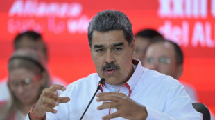 Venezuela firma convenio con Turquía para explotar oro en zona arrasada por minería ilegal