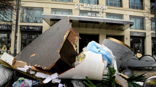 Un acuario gigante estalla en un hotel en el corazón de Berlín