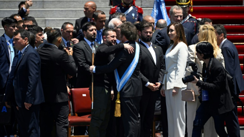 Zelensky conversa com líderes de Equador, Paraguai e Uruguai e agradece apoio