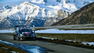 Veteran Ogier roars into Monte Carlo Rally lead