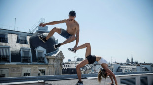 Parkour: Itinéraire vertigineux d'un duo sur les toits de Paris