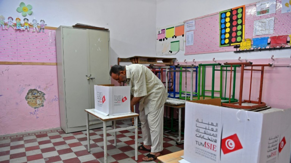 Les Tunisiens votent sur une Constitution donnant "tous les pouvoirs" au président