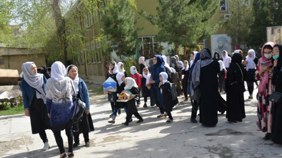 Afghanistan: "l'espoir brisé" des filles à nouveau privées d'école