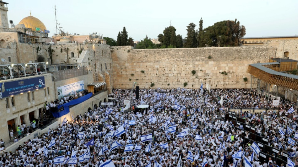 Des milliers d'Israéliens pour une "marche des drapeaux" sous tension à Jérusalem 