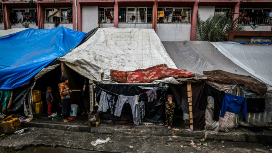 Lixo e esgoto ameaçam a saúde das pessoas deslocadas em Gaza