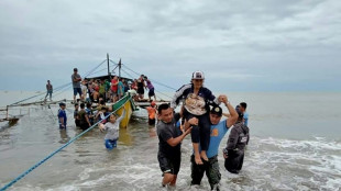 Sube a 67 la cifra de muertos por inundaciones y aludes de lodo en Filipinas