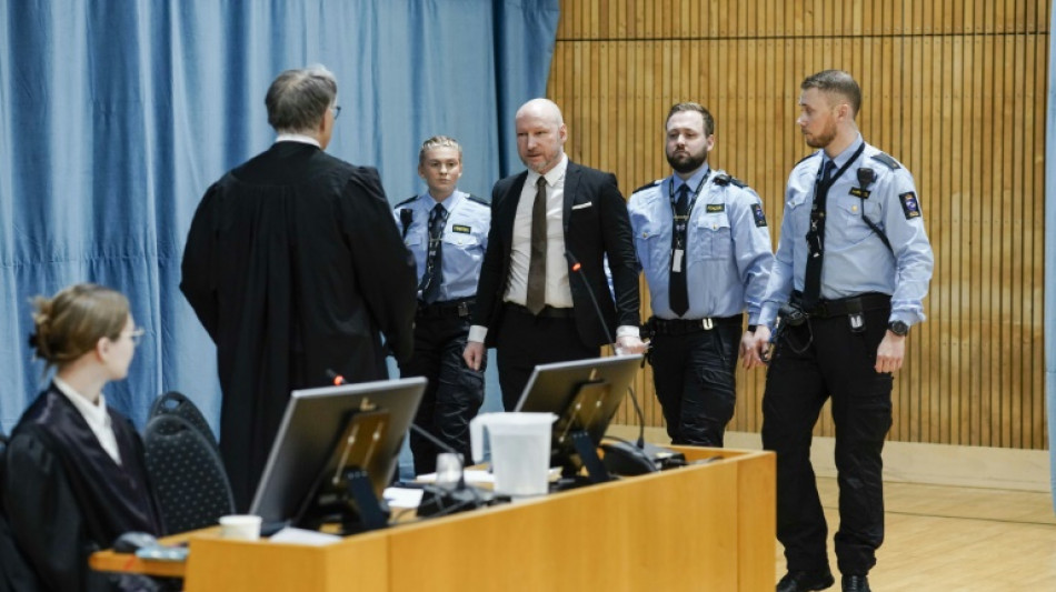 Estado norueguês estima que Breivik ainda apresenta riscos de 'violência'