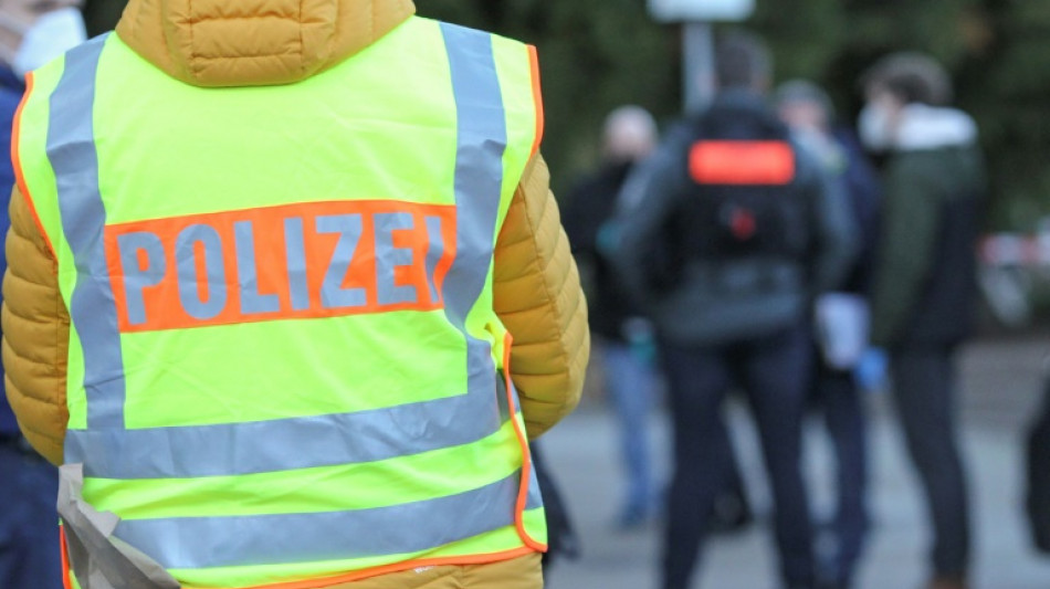 Berauschter Autofahrer fährt in Nordrhein-Westfalen über Kirmes - zwei Verletzte