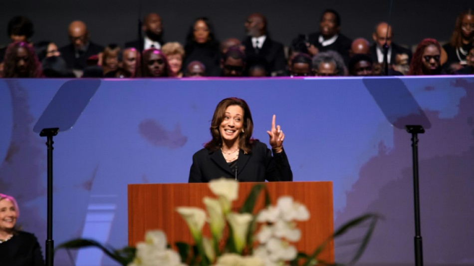 Kamala Harris garante indicação do Partido Democrata às presidenciais dos EUA