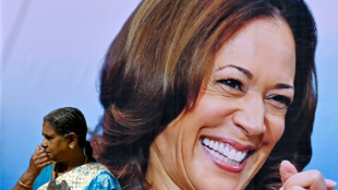 Los religiosos indios del pueblo del abuelo de Kamala Harris rezan por su victoria