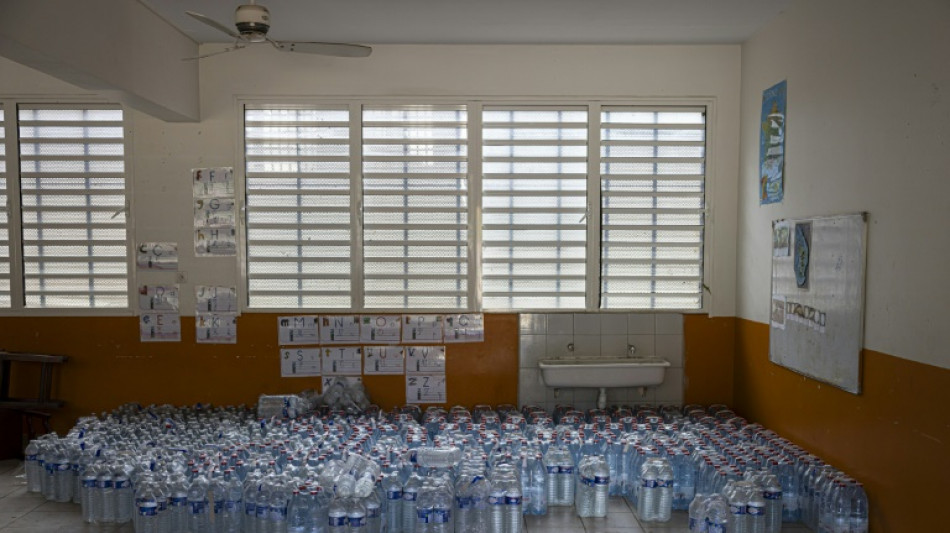 À Mayotte, depuis le cyclone, les habitants courent après l'eau en bouteille