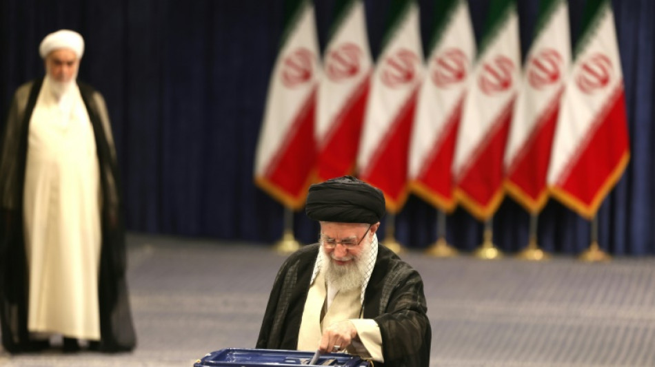 Drei Konservative und ein Reformer stehen im Iran als künftige Präsidenten zur Wahl
