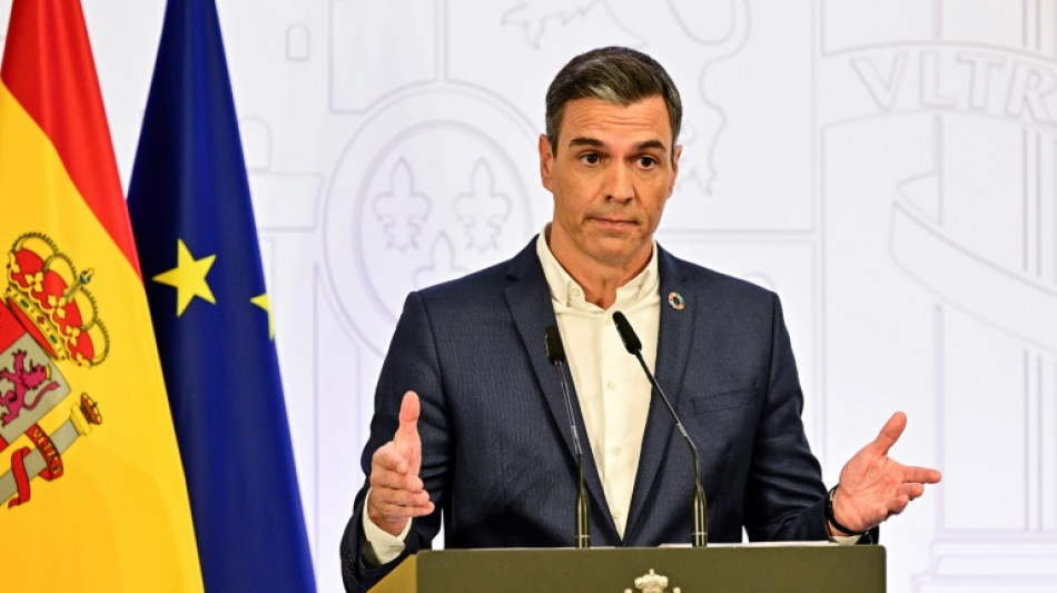 Pedro Sánchez pide quitarse la corbata para bajar la factura energética en España