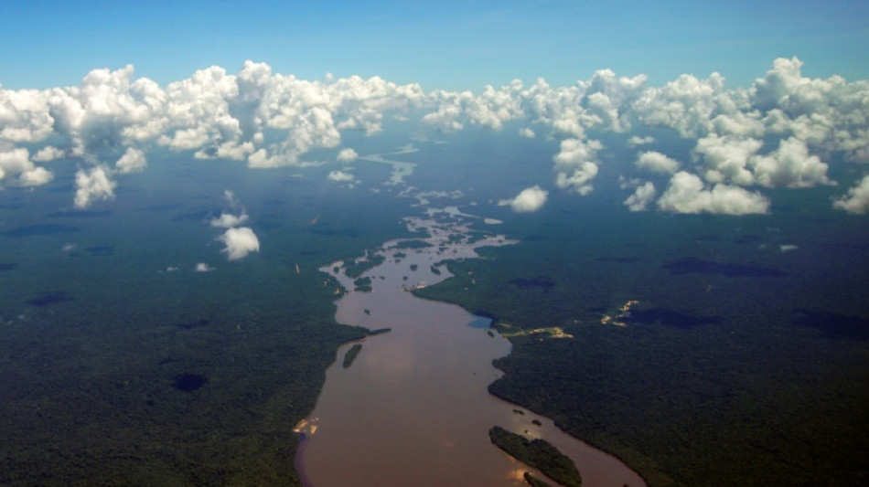 Guiana anuncia novas descobertas de petróleo em águas reclamadas pela Venezuela