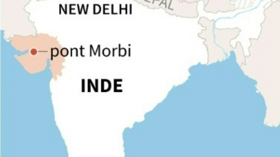 Un pont suspendu s'effondre en Inde : au moins 75 morts