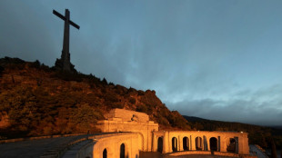 Líder do fascismo espanhol exumado no mausoléu de Franco