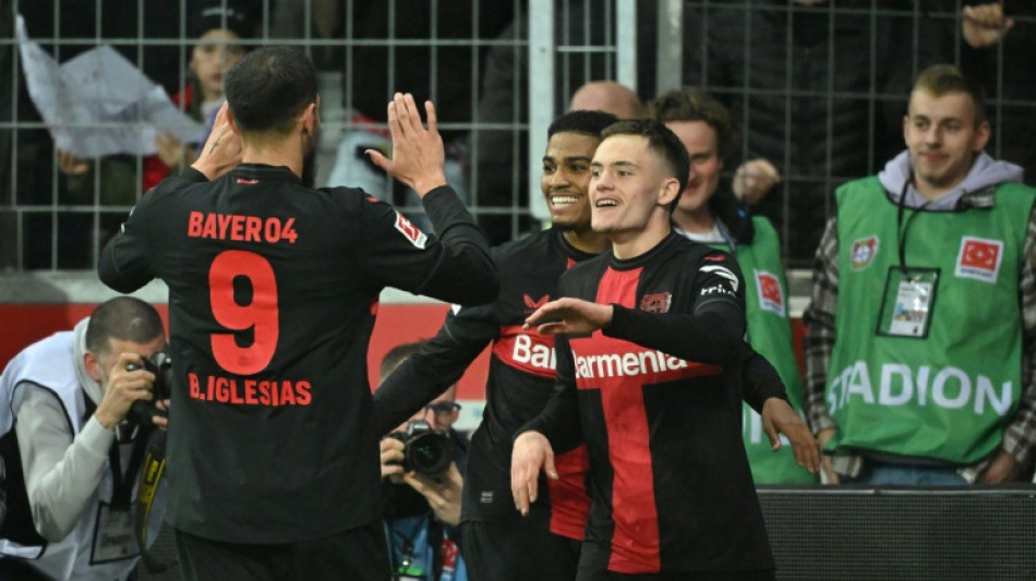 Leverkusen vence Wolfsburg (2-0) e mantém 10 pontos de vantagem sobre Bayern