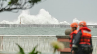 Taiwán cierra escuelas y realiza evacuaciones ante tifón Krathon