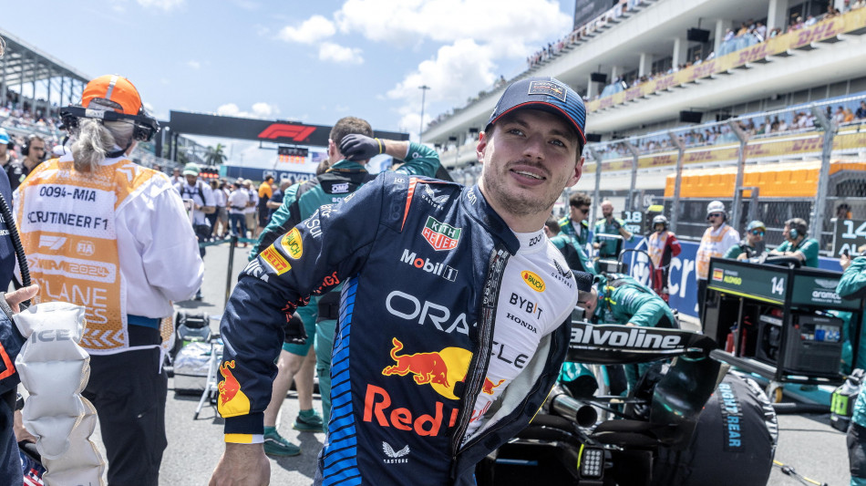 F1: Verstappen in pole a Miami, Leclerc 2/o e Sainz terzo