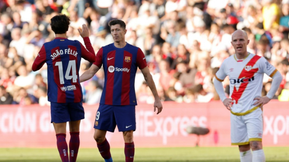 Barcelona marca no fim e escapa de derrota para Rayo Vallecano no Espanhol