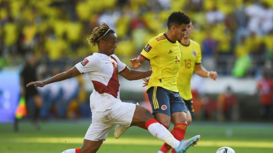 Peru stun goal-shy Colombia after Ospina error