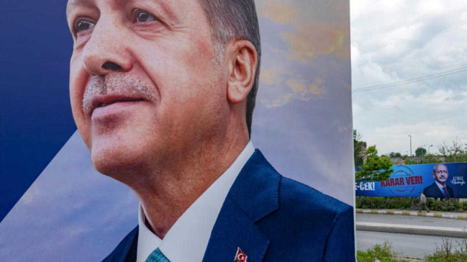 Erdogan busca mobilizar sua base conservadora na véspera da eleição na Turquia