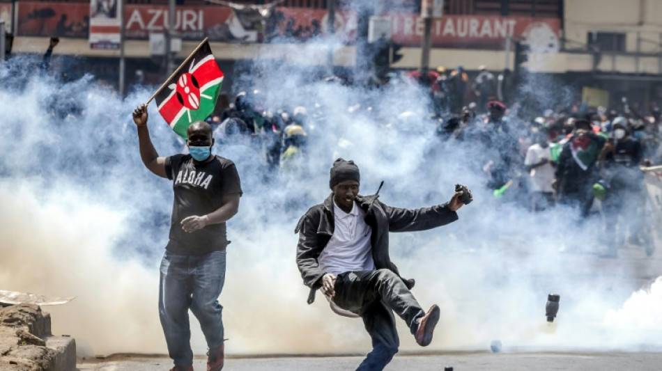 Demonstranten stürmen in Kenia Parlamentsgelände  - ein Toter