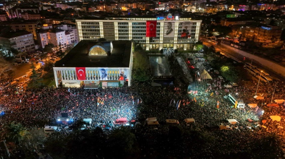 La oposición turca denuncia "golpe de Estado" tras arresto de principal rival de Erdogan