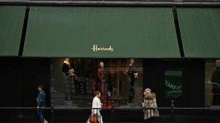 Unas 200 mujeres que acusan a Al-Fayed de violencia sexual negocian un acuerdo con Harrods