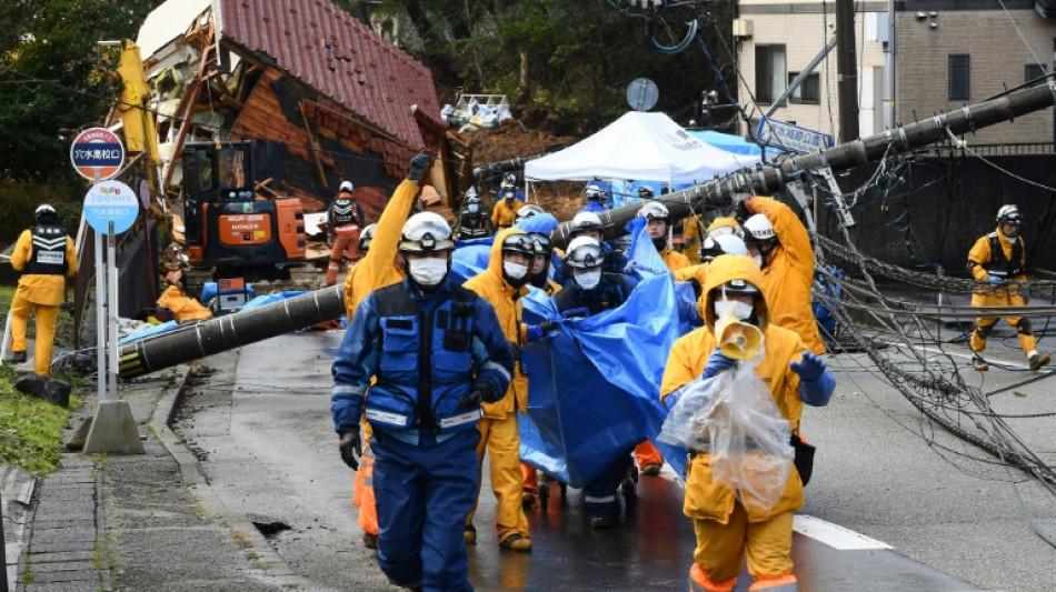 Japon: 126 morts dans le séisme du Nouvel An, la météo complique les recherches