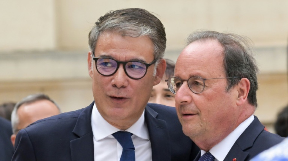 Guerre des roses au PS en pleine motion de censure du gouvernement Barnier