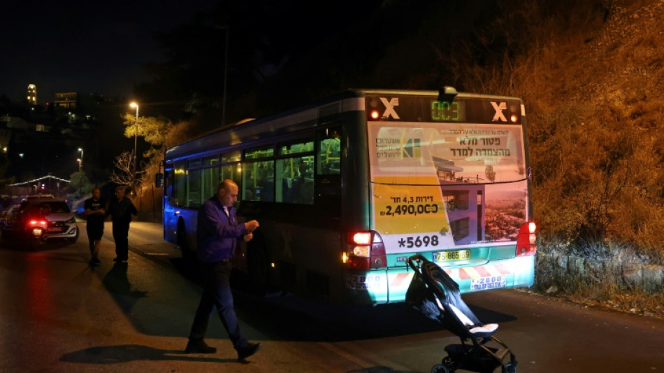 Siete heridos, dos graves, en ataque a un bus en Jerusalén