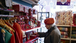 Au Royaume-Uni, l'esprit de Noël souffle sur les cadeaux d'occasion