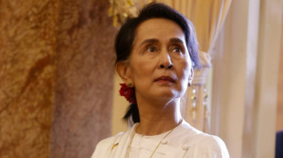 Junta militar de Mianmar reduz condenação de Suu Kyi de 33 para 27 anos de prisão