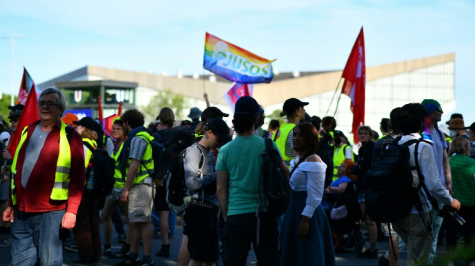 Tausende Demonstranten versammeln sich in Essen zu Kundgebung gegen AfD