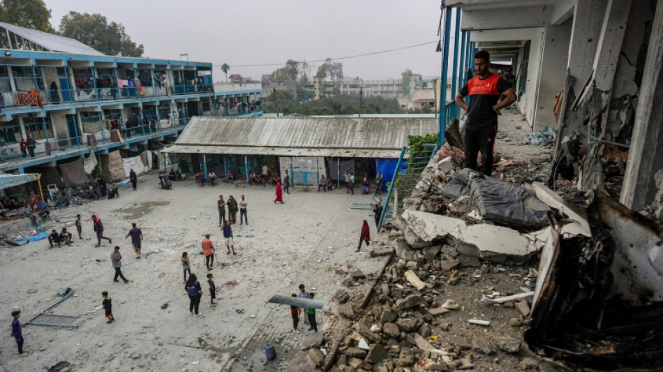 Israel bombardea un campo de refugiados en Gaza, cuando se cumple el octavo mes de guerra