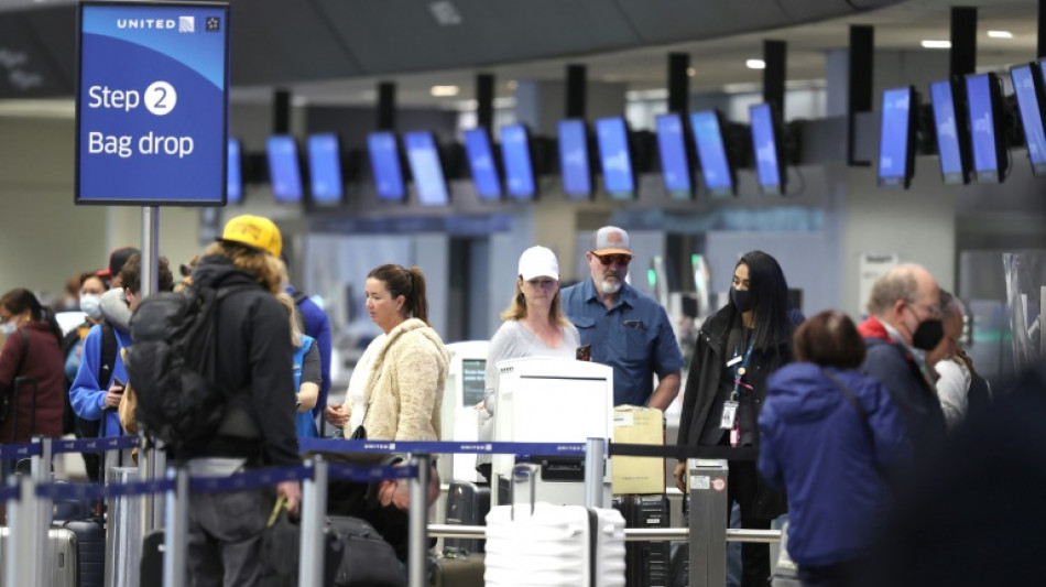 Cheers and jeers in US as plane mask mandates are lifted