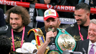 Fury says Whyte has signed up for world title clash