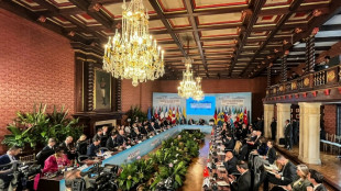 Diplomatas concordam em aliviar sanções à Venezuela em troca de compromissos