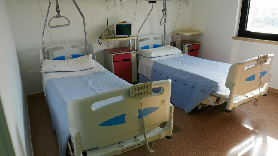 Ospedali, 1 letto su 4 bloccato da pazienti 'parcheggiati'